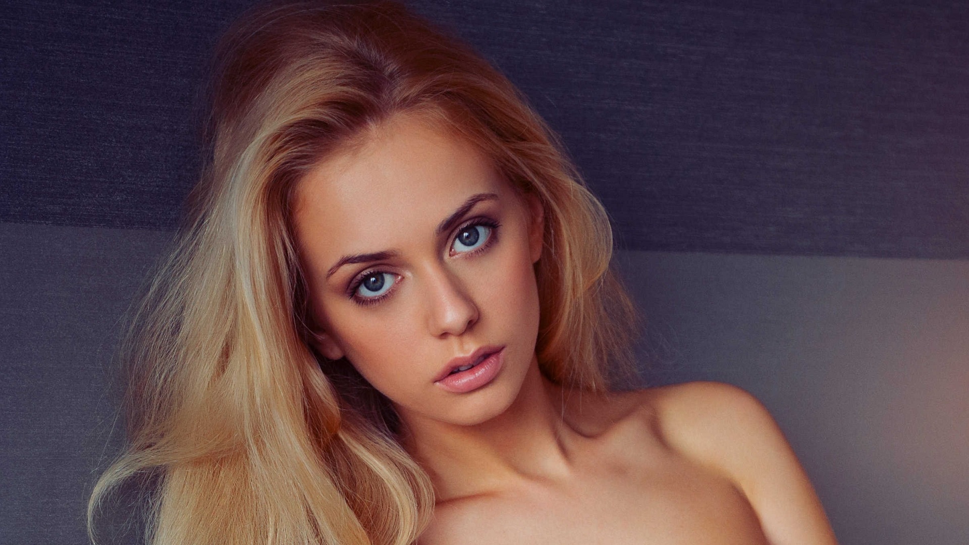Model Jennifer Mackay