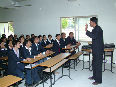 Shree H.N. Shukla College Of Management Studies Image
