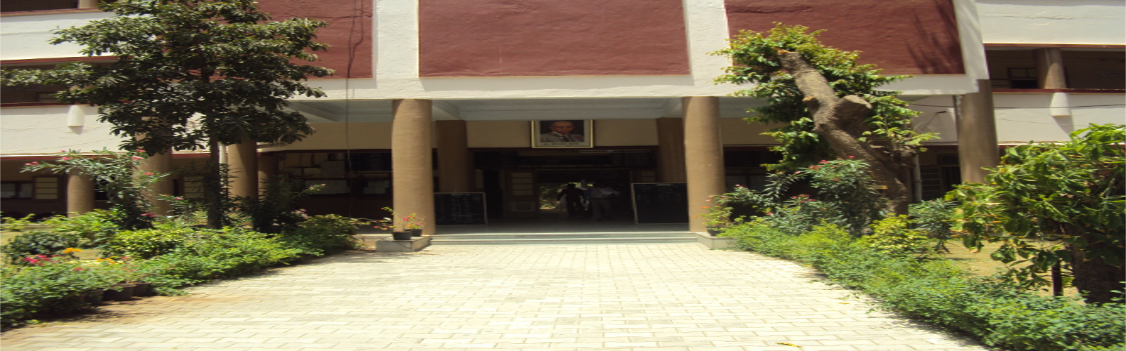 Evening Commerce College, Surat Image