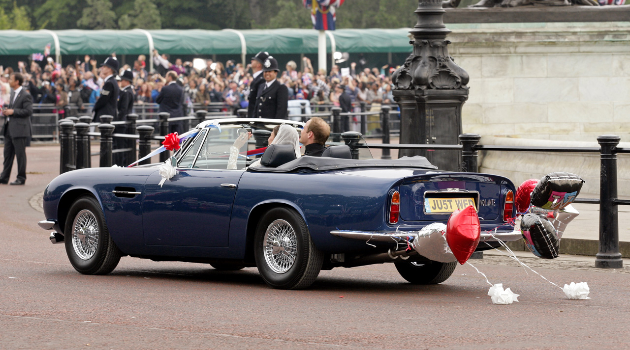 Take to the Road A closer look at the Aston Martin DB6