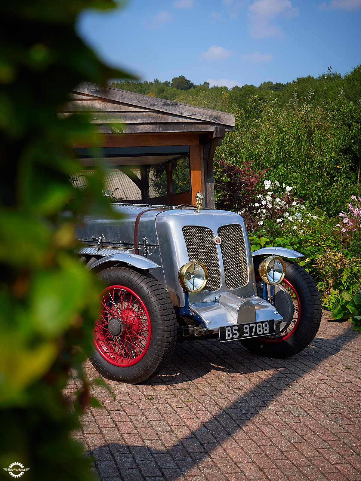 An afternoon with a 1924 Minerva Liberty Special 27 litre V12