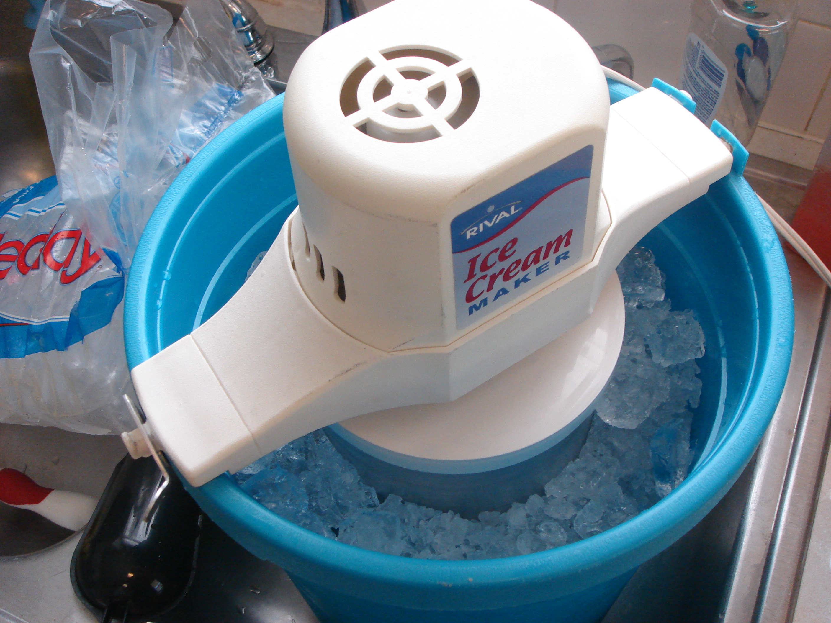 Ice cream maker