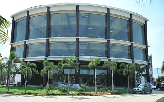 Saveetha School of Management, Chennai Image
