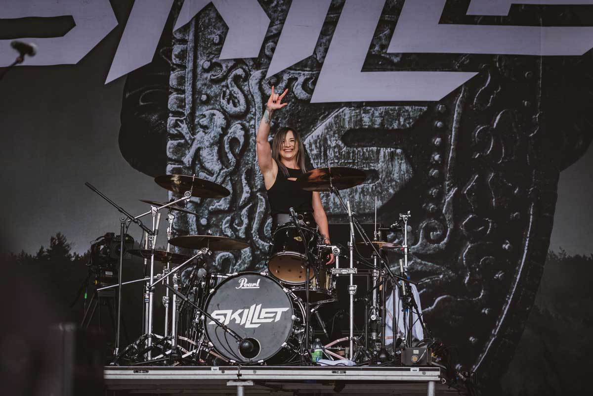 Drummer Jen Ledger (Skillet)