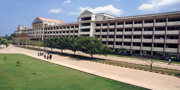 St. Peter's College of Engineering and Technology, Chennai Image