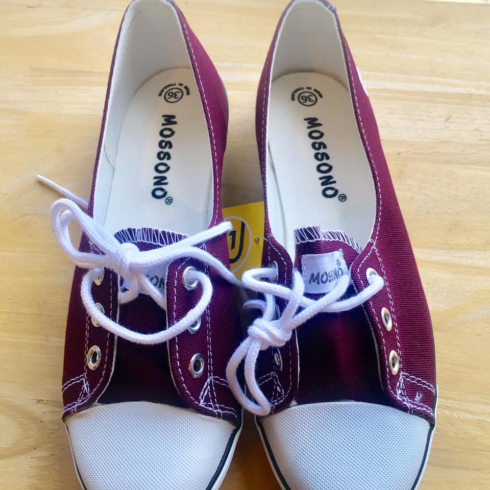 Burgundy converse