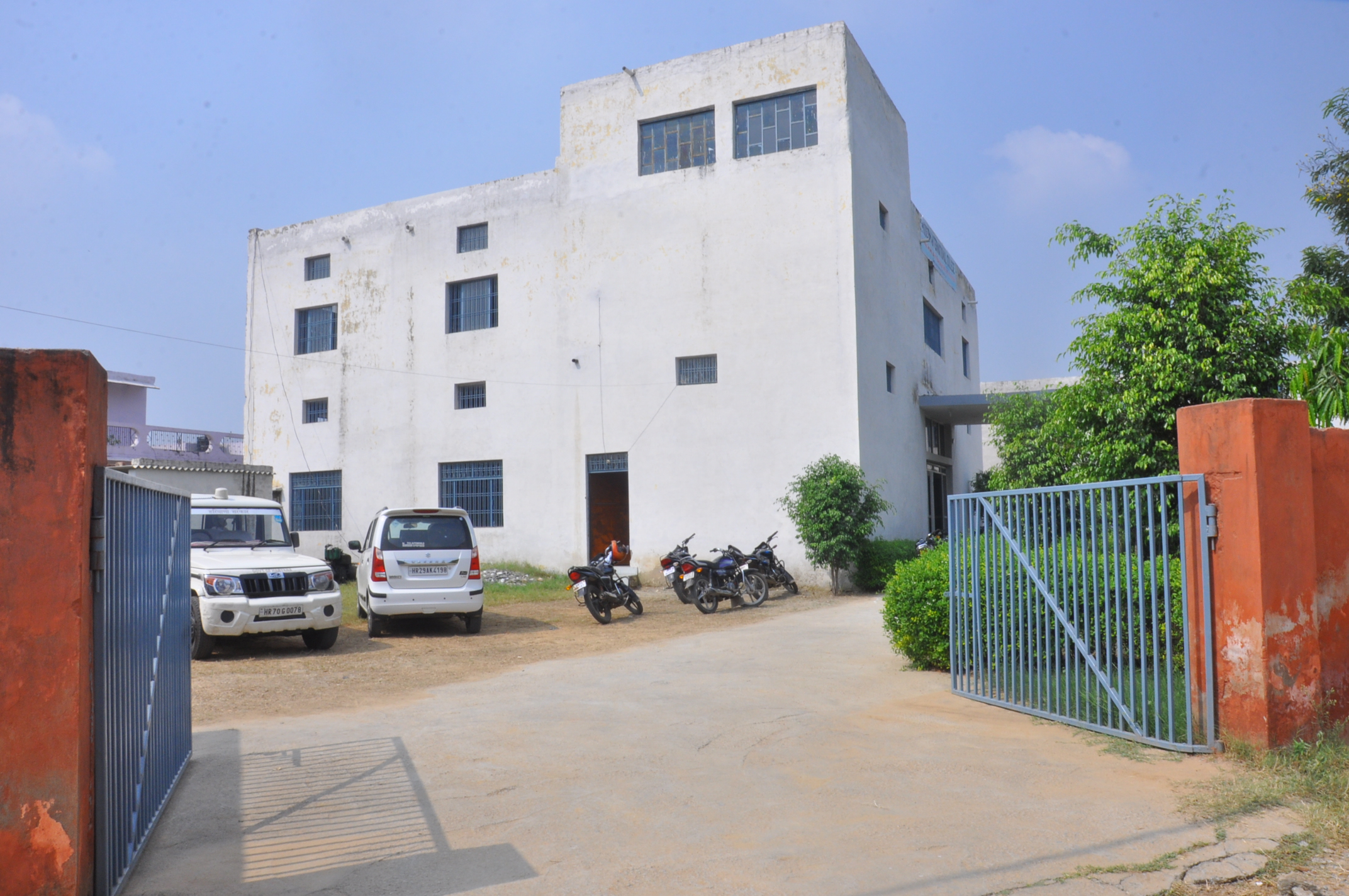 Modern International College of Pharmacy, Faridabad Image
