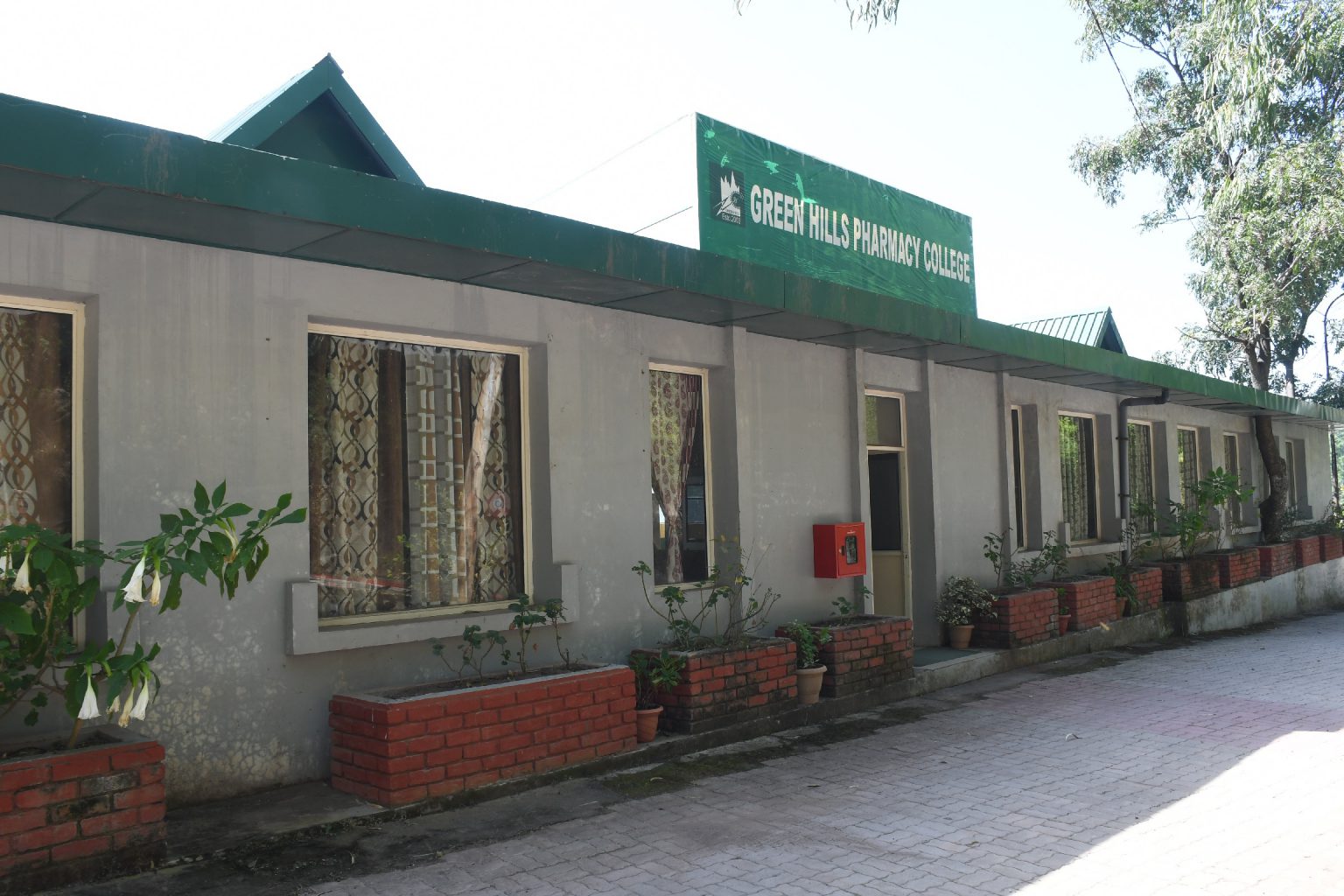 Green Hills Pharmacy College, Solan Image