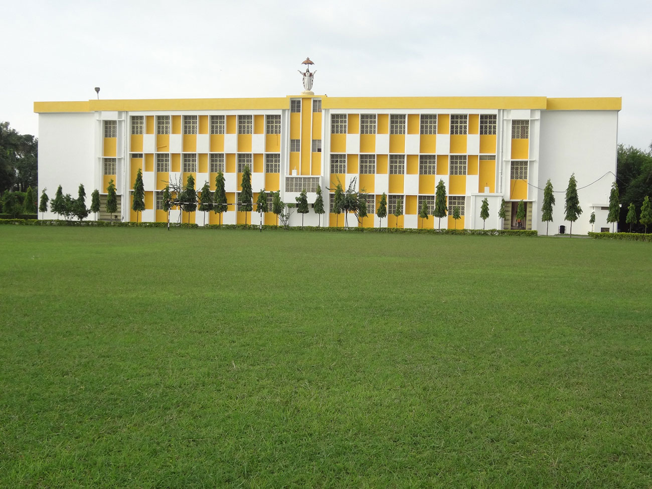Sacred Heart Degree College, Sitapur Image