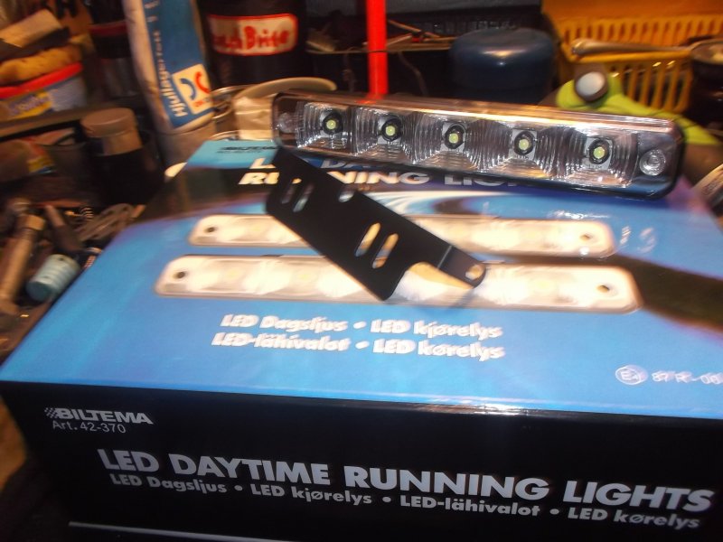 https://dl.dropboxusercontent.com/s/z3qqkjhv58kfmju/Montering%20%20LED%20F%C3%A4stet%20011.jpg