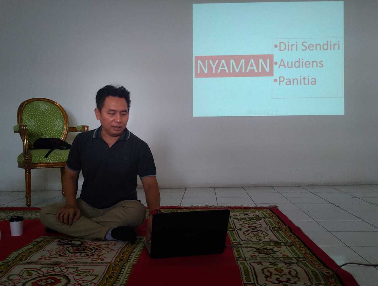 Tips Public Speaking di Training of Trainer Blogger Crony