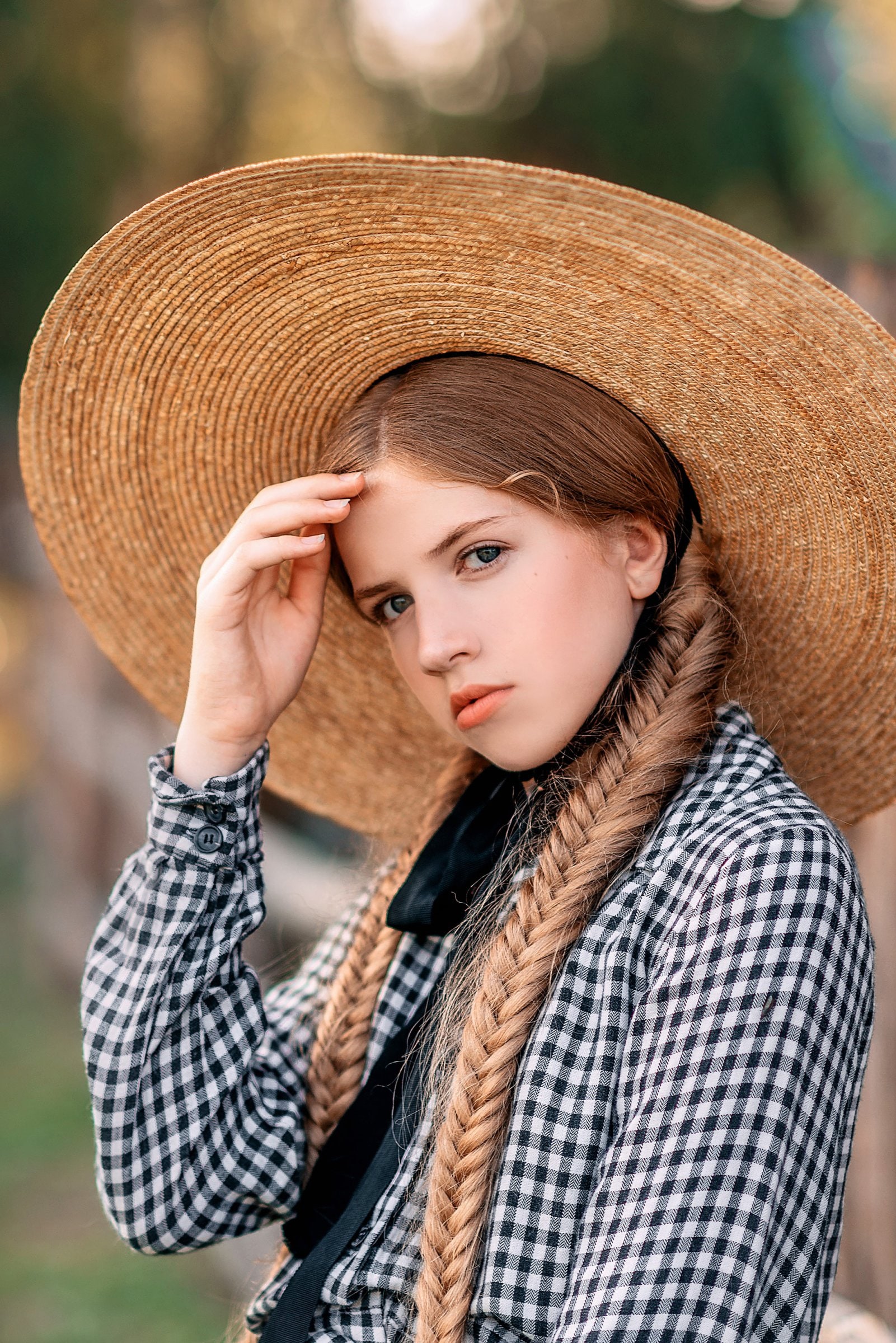girls in hats