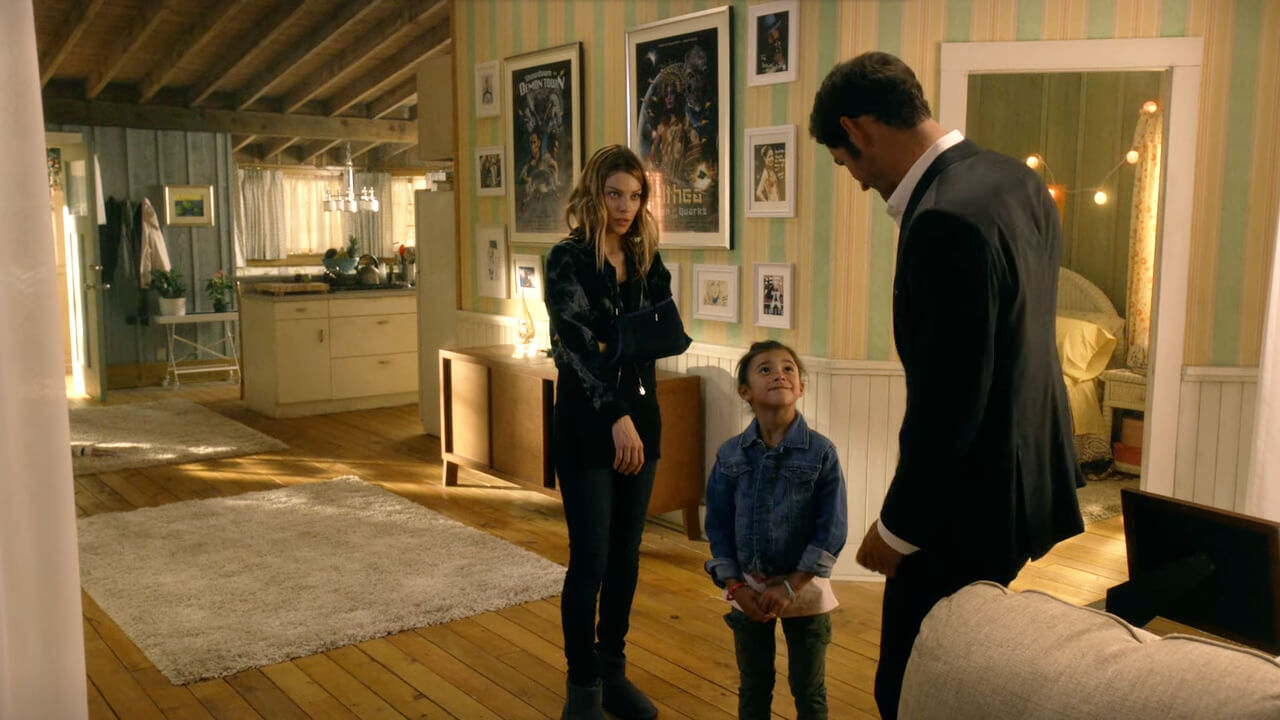 S1E02 Lucifer's first time at Chloe's home