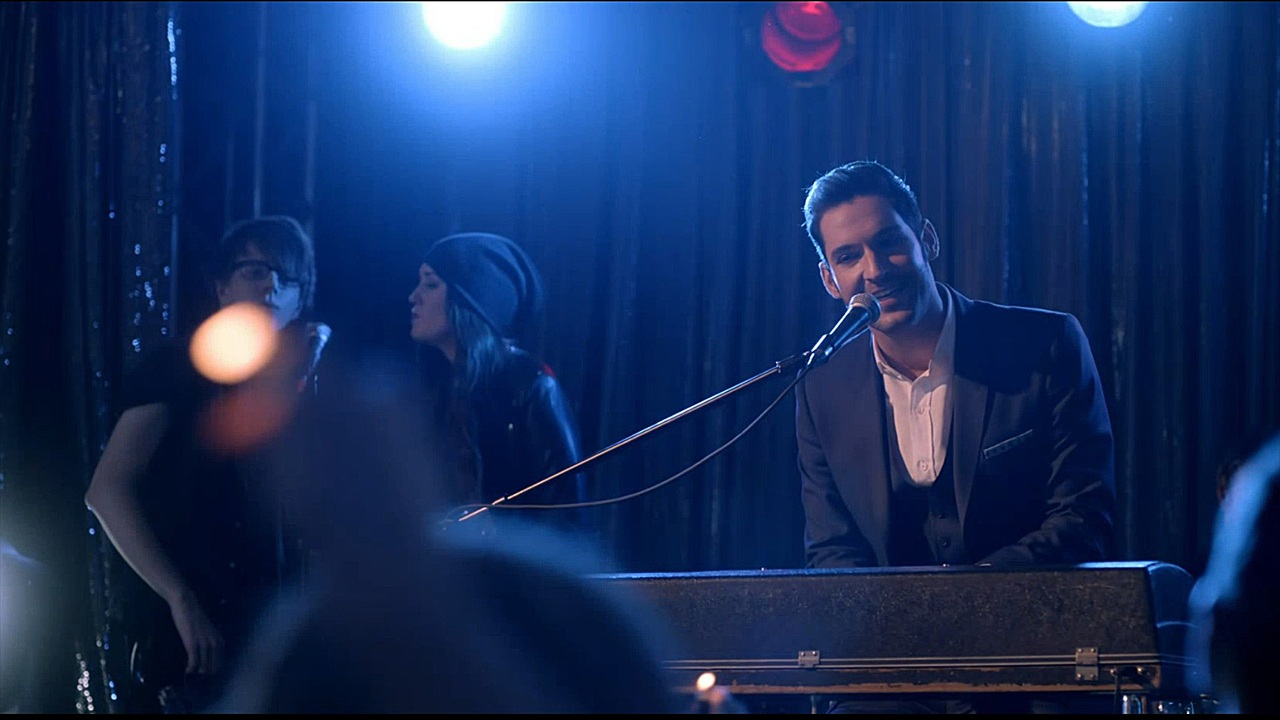s2ep14-lucifer-sings-eternal-flame-for-chloe