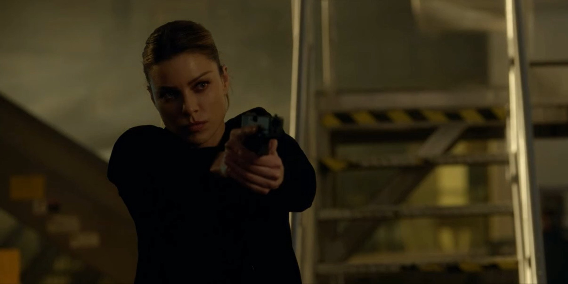 s1ep13-chloe-wants-to-repair-lucifers-repulation