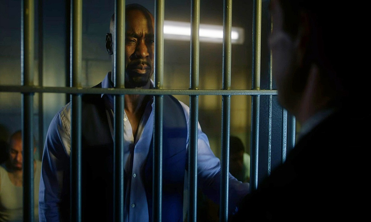 S3ep04 Amenadiel Gets Arrested