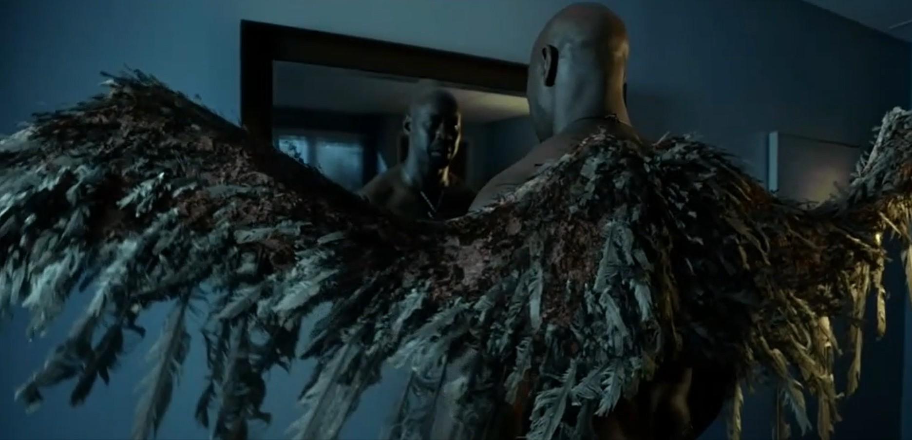 s2ep02-amenadiel-loses-his-wings