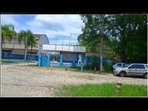 LOTE 39989        Prédio industrial localizado na Avenida...