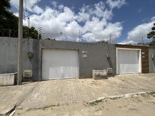 Casa             -   - 90,00m2