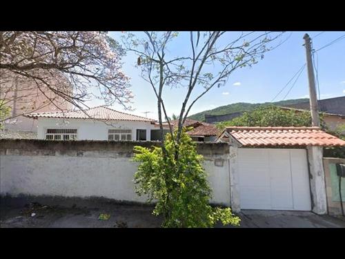 Casa situada na Rua José Eugênio, 102, no loteamento denominado Bairro Piratininga, Niteroi, RJ.