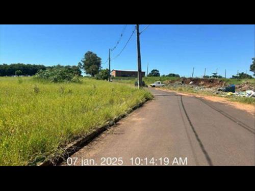 Lote urbano com área de 426,45m², sem benfeitorias. Localizado em Umuarama/PR