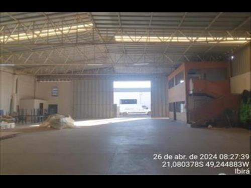 Galpão, A.T. 1.452m², A.C. 1.166m²