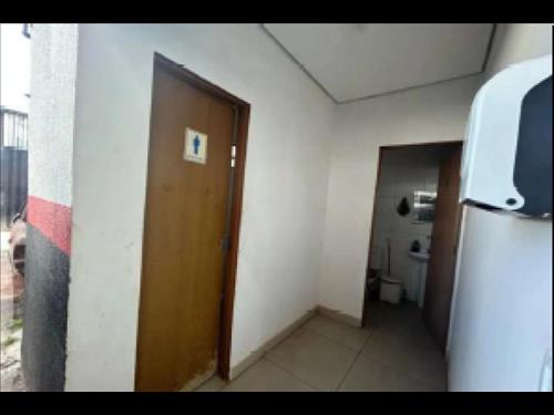 LOTE 001        IMÓVEL URBANO 1 UM BARRACÃO/GALPÃO -  ARÉA...