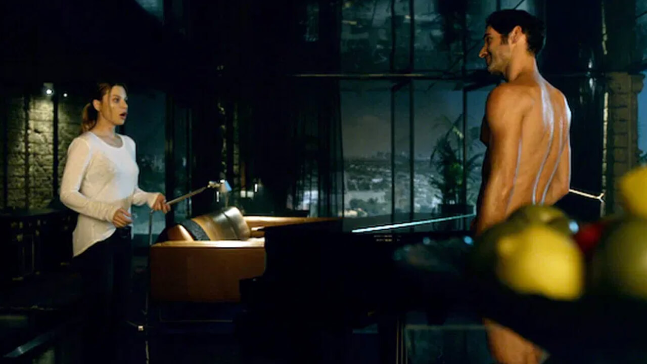 s1ep04-lucifer-naked