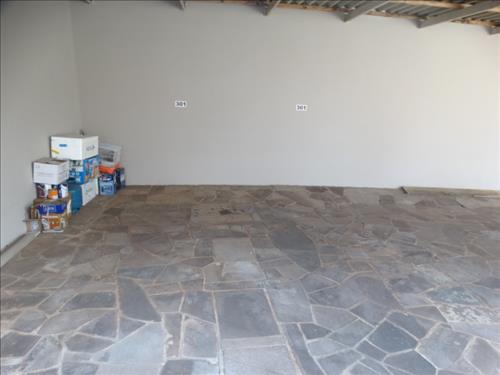 LOTE 556-1        BOX Nº 09, no subsolo do Prédio Residenc...