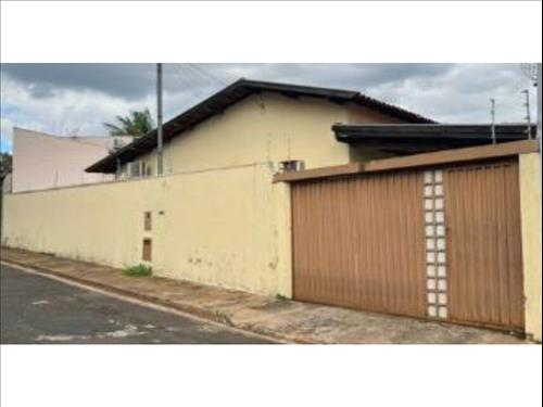 Casa à venda em leilão