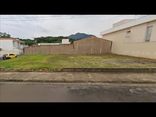 LOTE 153        LOTE NR 13 DE 341,90 M² LOCALIZADO NA RUA...