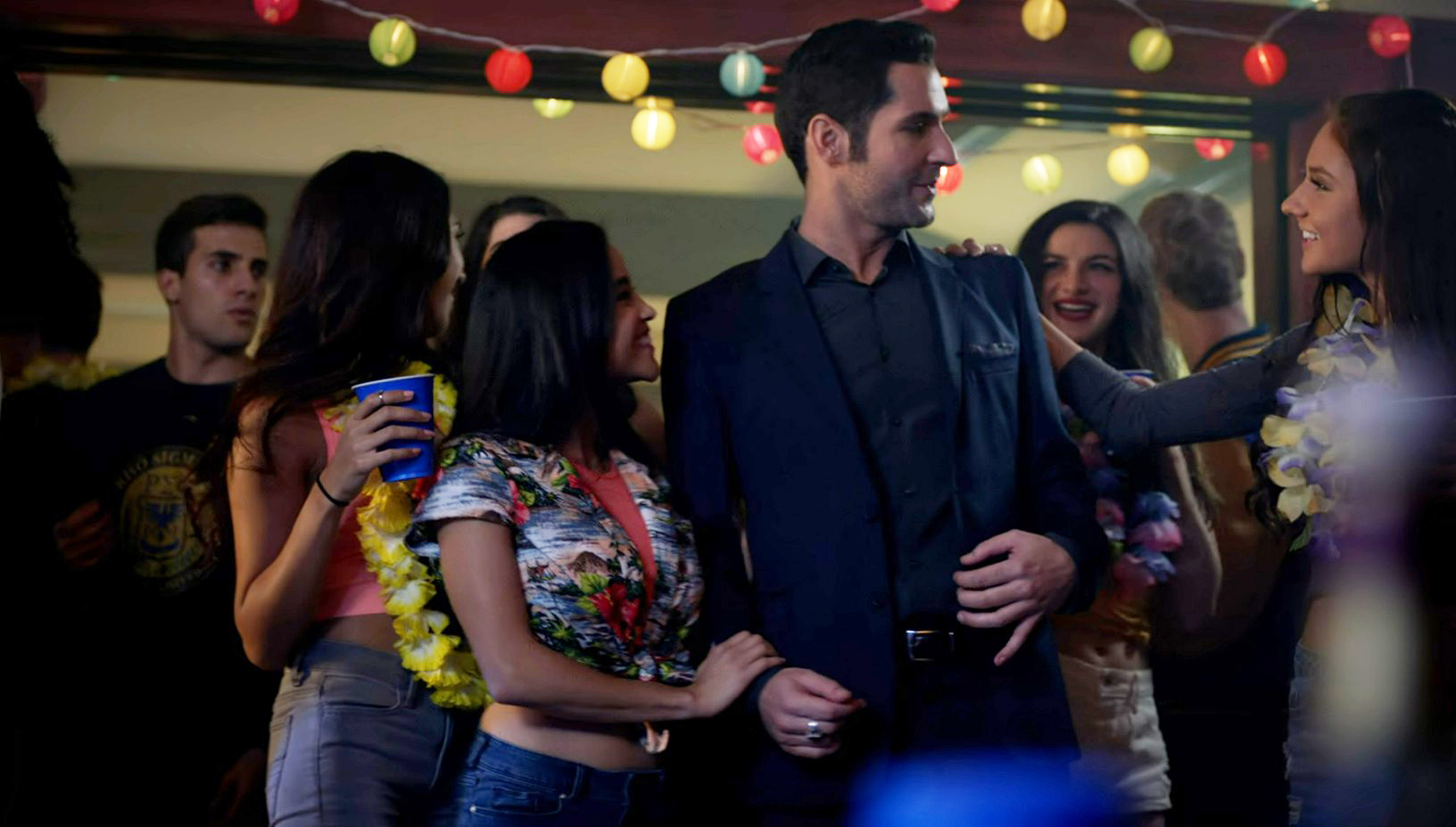 s2ep12-lucifers-female-attraction-gets-in-the-way