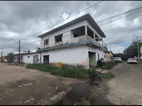 Casa             -   - 200,00m2