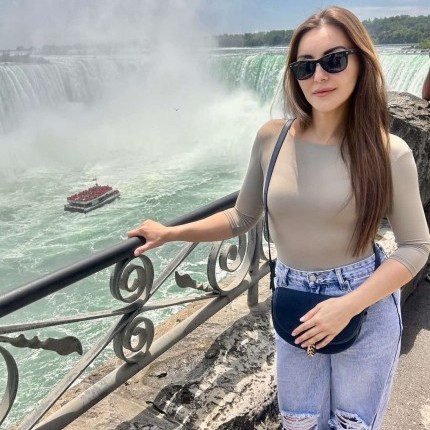 lady's photo