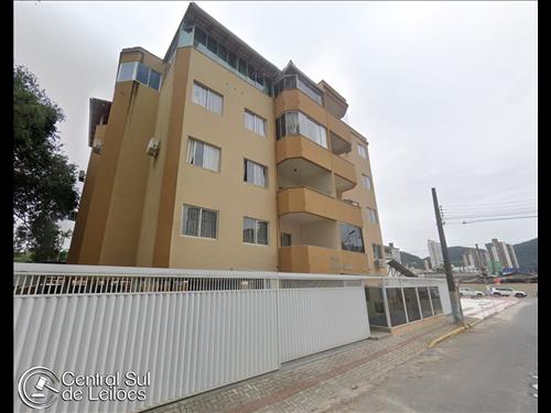 Apartamento nº 304D, no Ed. Residencial Ilha Bela, com área privativa de 126,04m², Meia Praia, em I...
