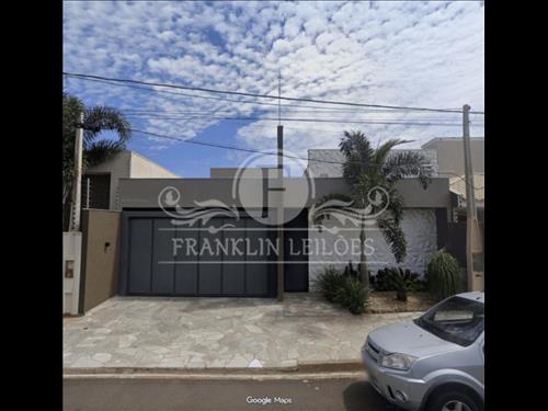 CASA 182,00M² - 02 DORM COM SUÍTE E 2 VAGAS -  RES. MONTE CARLO - SANTA FÉ DO SUL