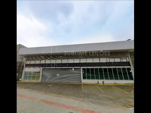 Terreno de 820m² | Constr. de 949m²