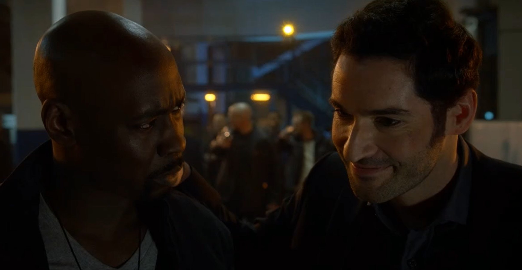 s1ep13-lucifer-and-amenadiel-fight-thugs
