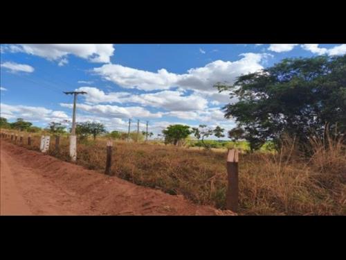 LOTE 006        UM TERRENO EM SÃO GONÇALO DO ABAETÉ/MG