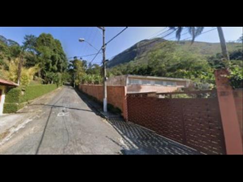 Prédio situado na Rua Henrique Dias, n° 1060, Retiro, Petrópolis/RJ