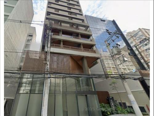 Apartamento à venda em leilão