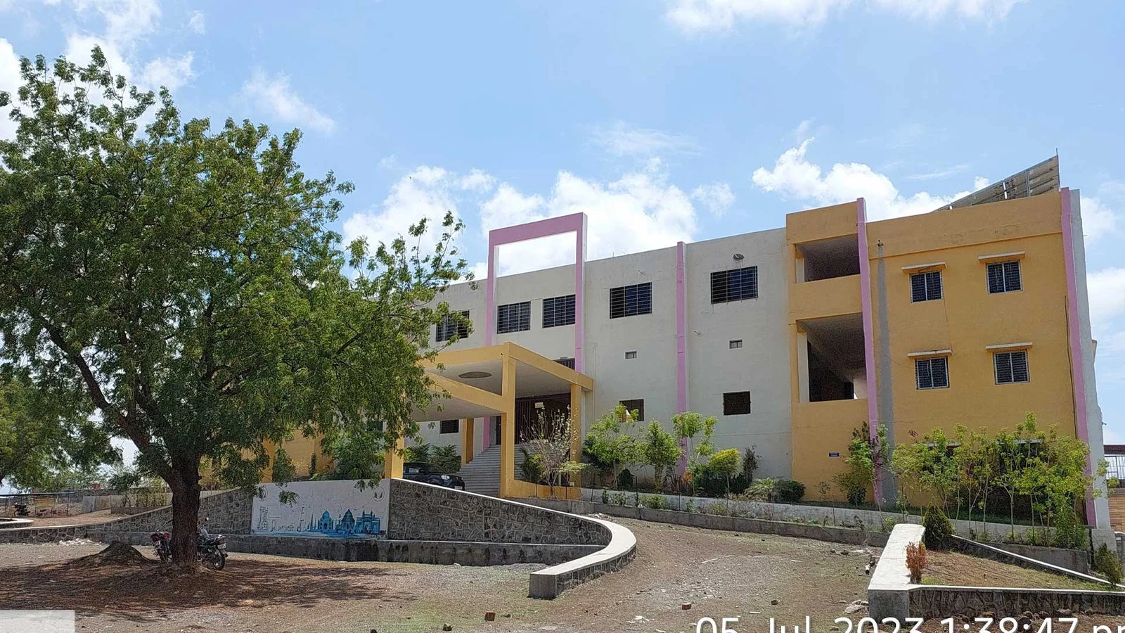 Trimurti Institute Of Pharmacy, Jalgaon Image