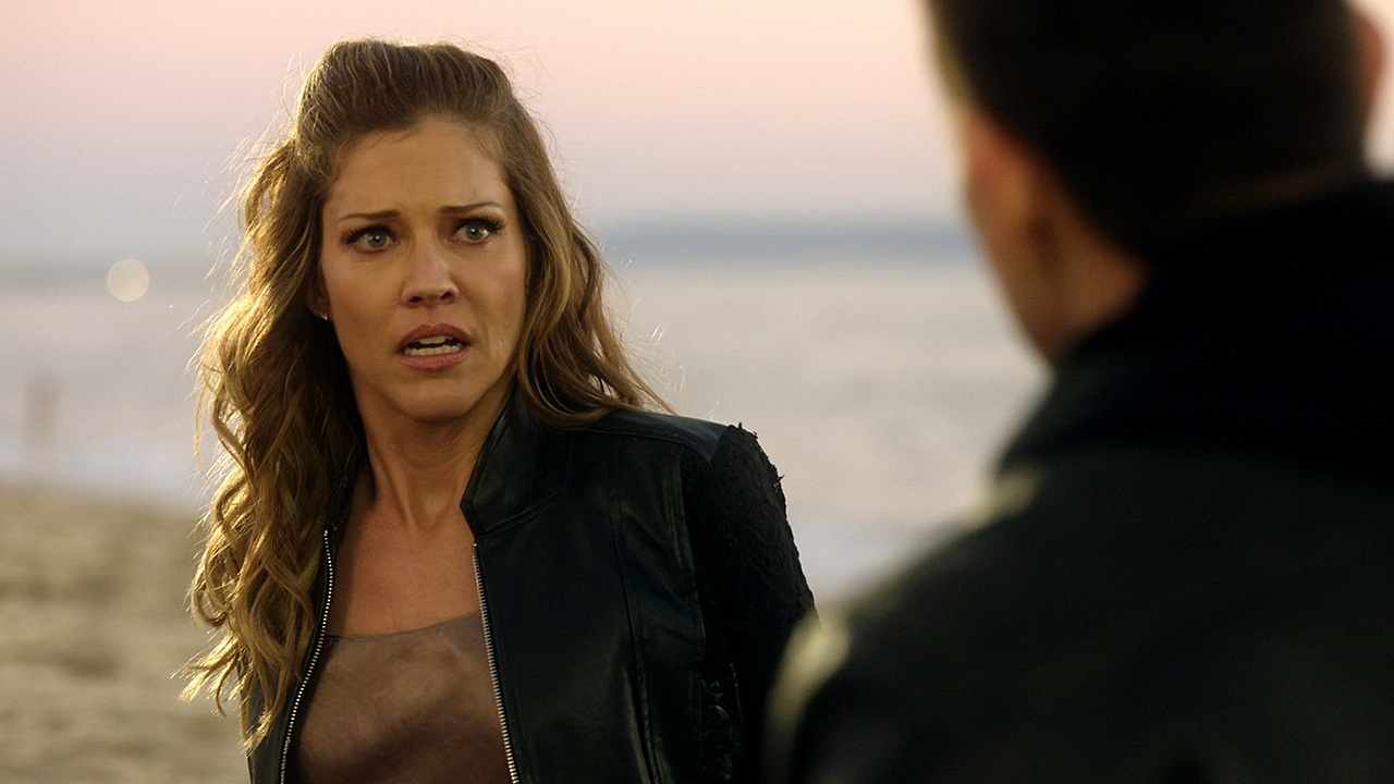 S2ep18 Charlotte Awakes On Beach