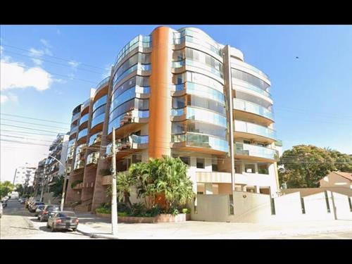 Apartamento com 150,93m² e duas vagas em Cabo Frio