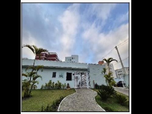 Apartamento      -   - 62,84m2