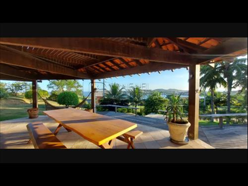Casa Imperial em São Pedro da Aldeia/RJ. AT-2000m² AC-650m² . DESOCUPADA. Aceita Financiamento.