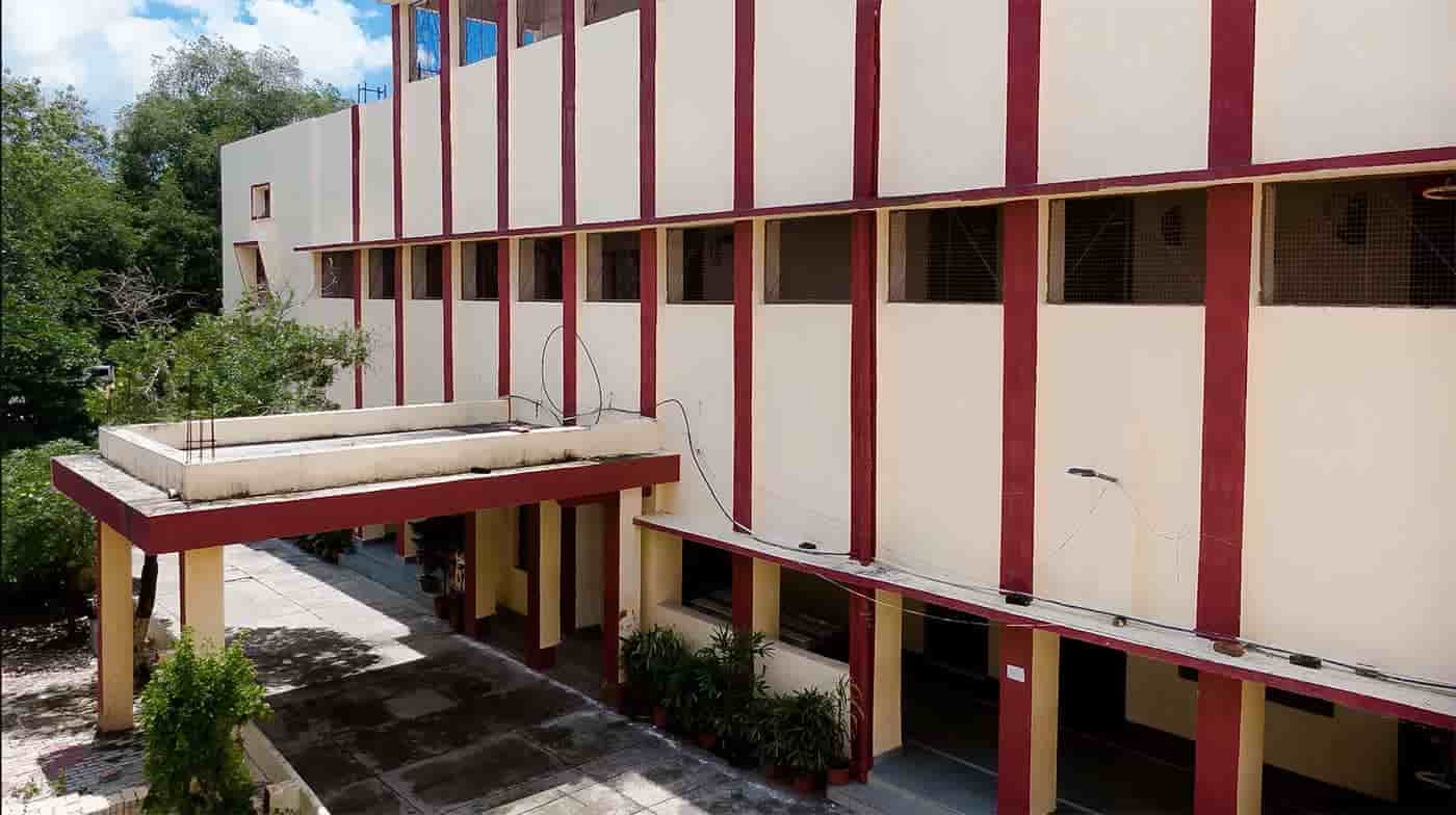 Jagat Taran Girls Degree College, Allahabad Image