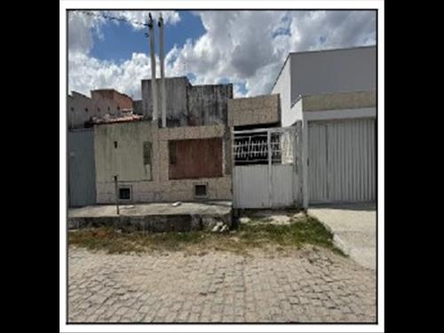 Casa             -   - 60,00m2