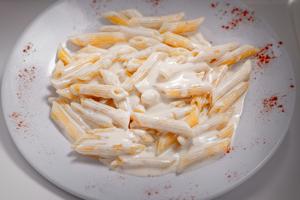 KID SIZE PASTA A LA CREMA
