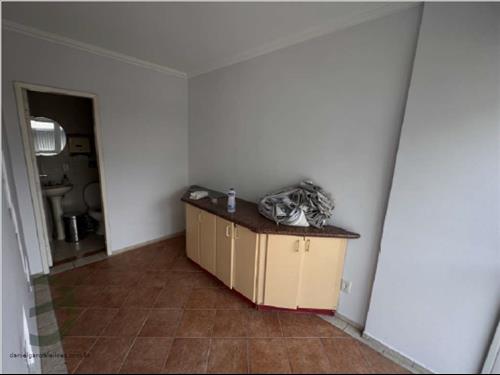 LOTE 005        Sala Comercial e Vaga de Garagem